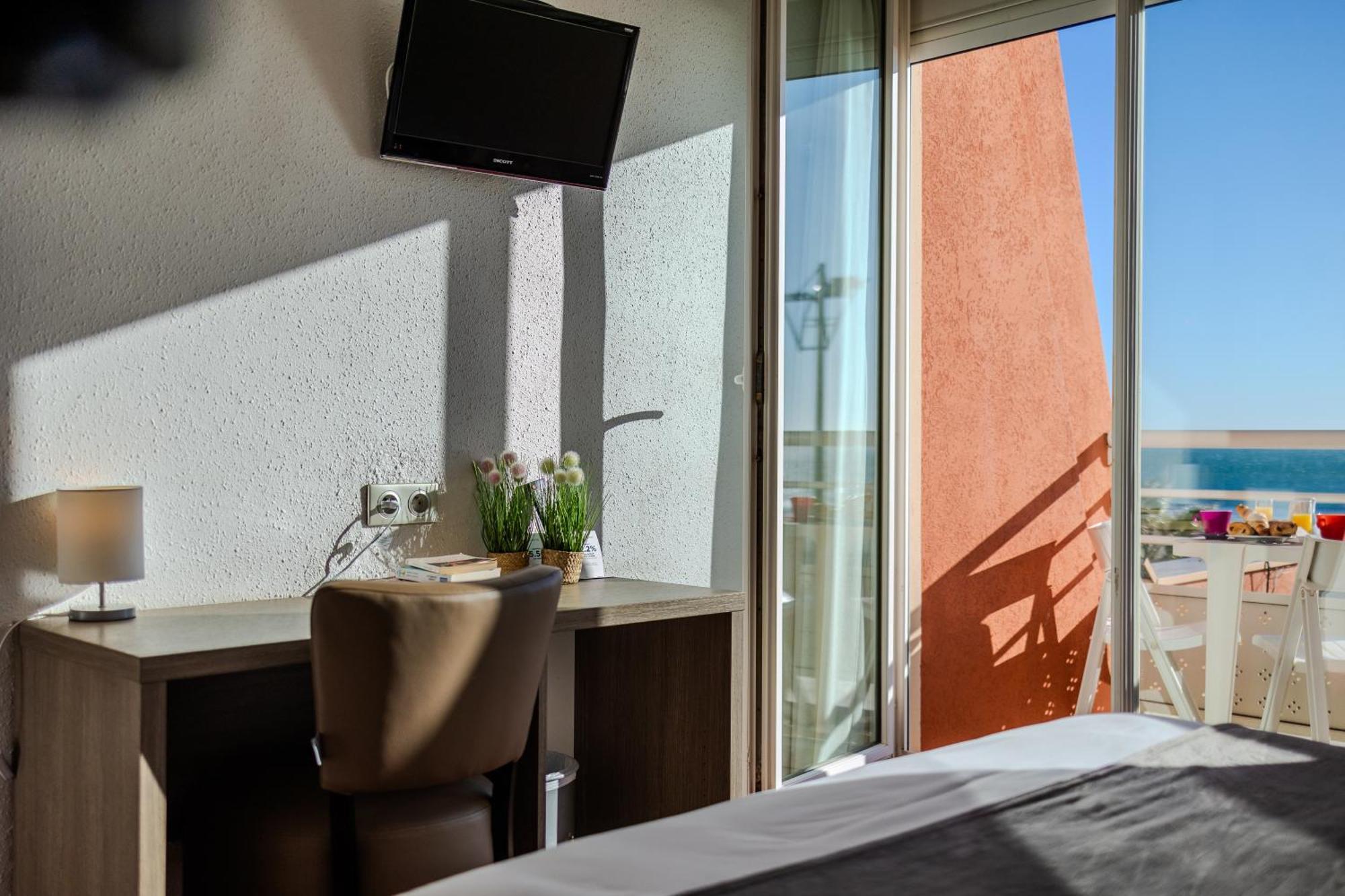 Logis Hotel & Restaurant Mediterranee Port-la-Nouvelle Eksteriør billede