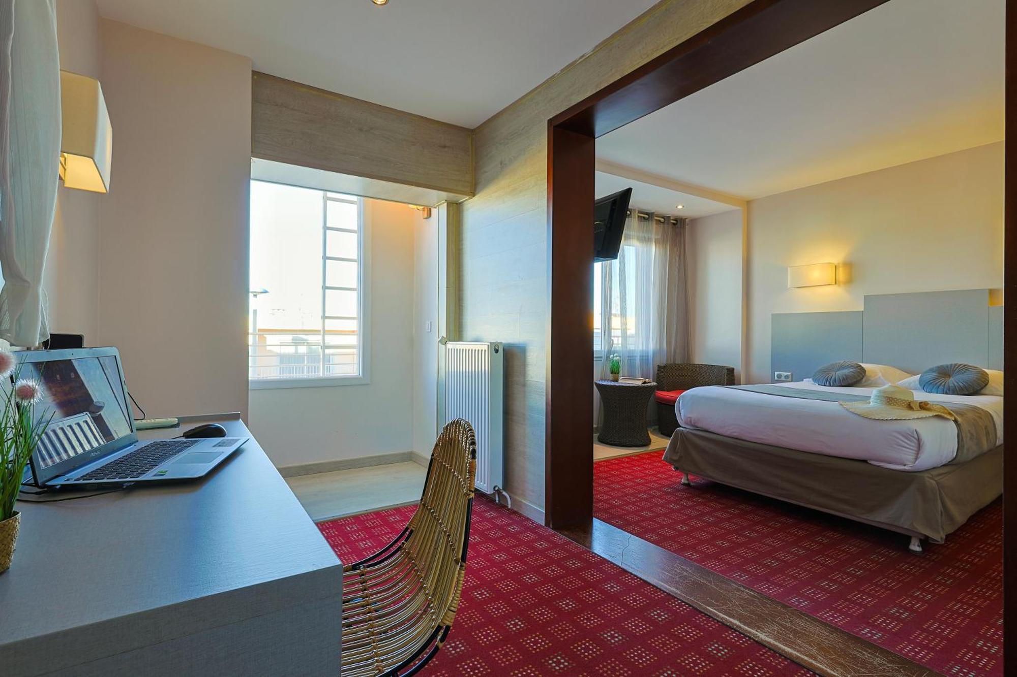 Logis Hotel & Restaurant Mediterranee Port-la-Nouvelle Eksteriør billede