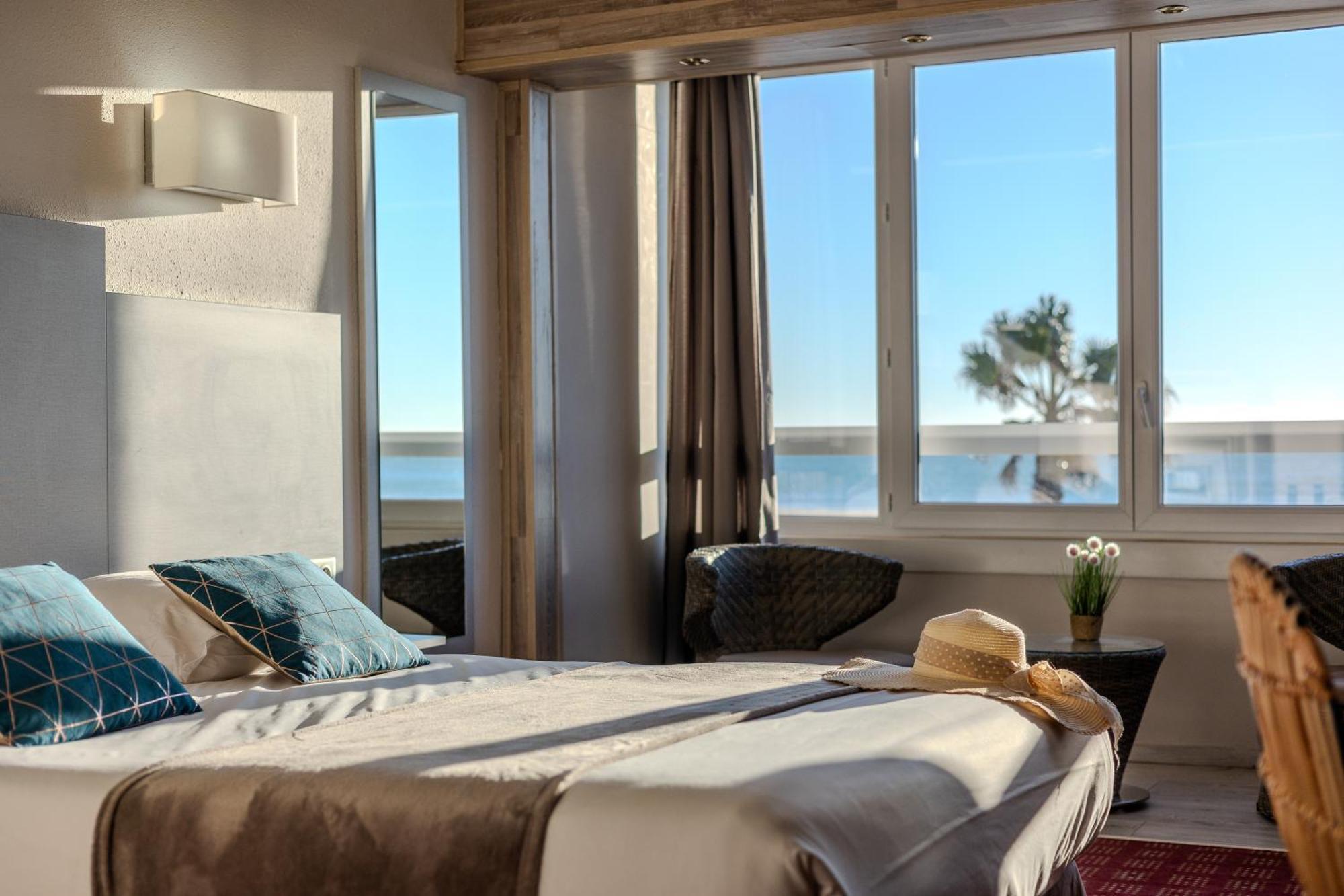 Logis Hotel & Restaurant Mediterranee Port-la-Nouvelle Eksteriør billede