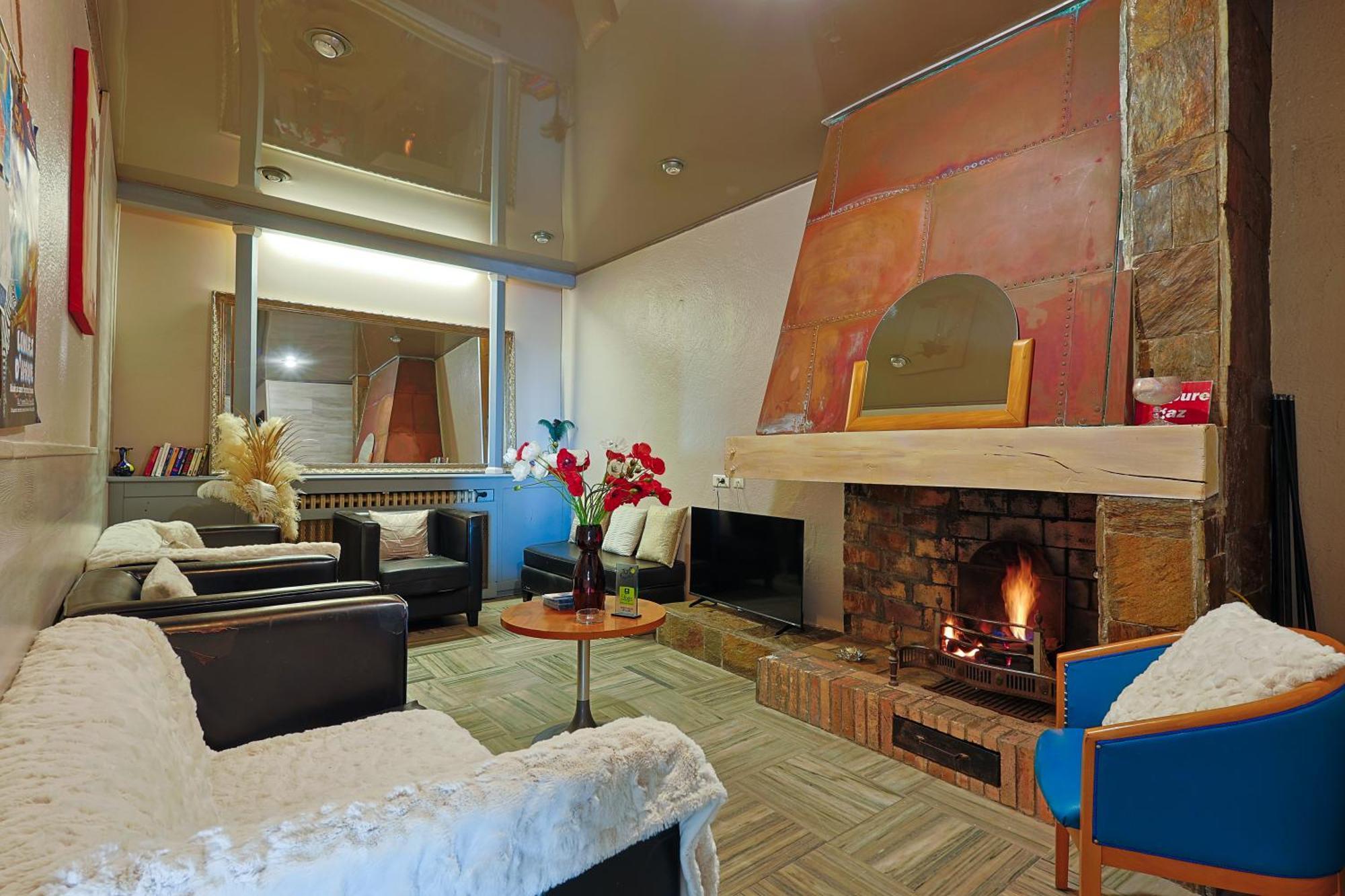 Logis Hotel & Restaurant Mediterranee Port-la-Nouvelle Eksteriør billede