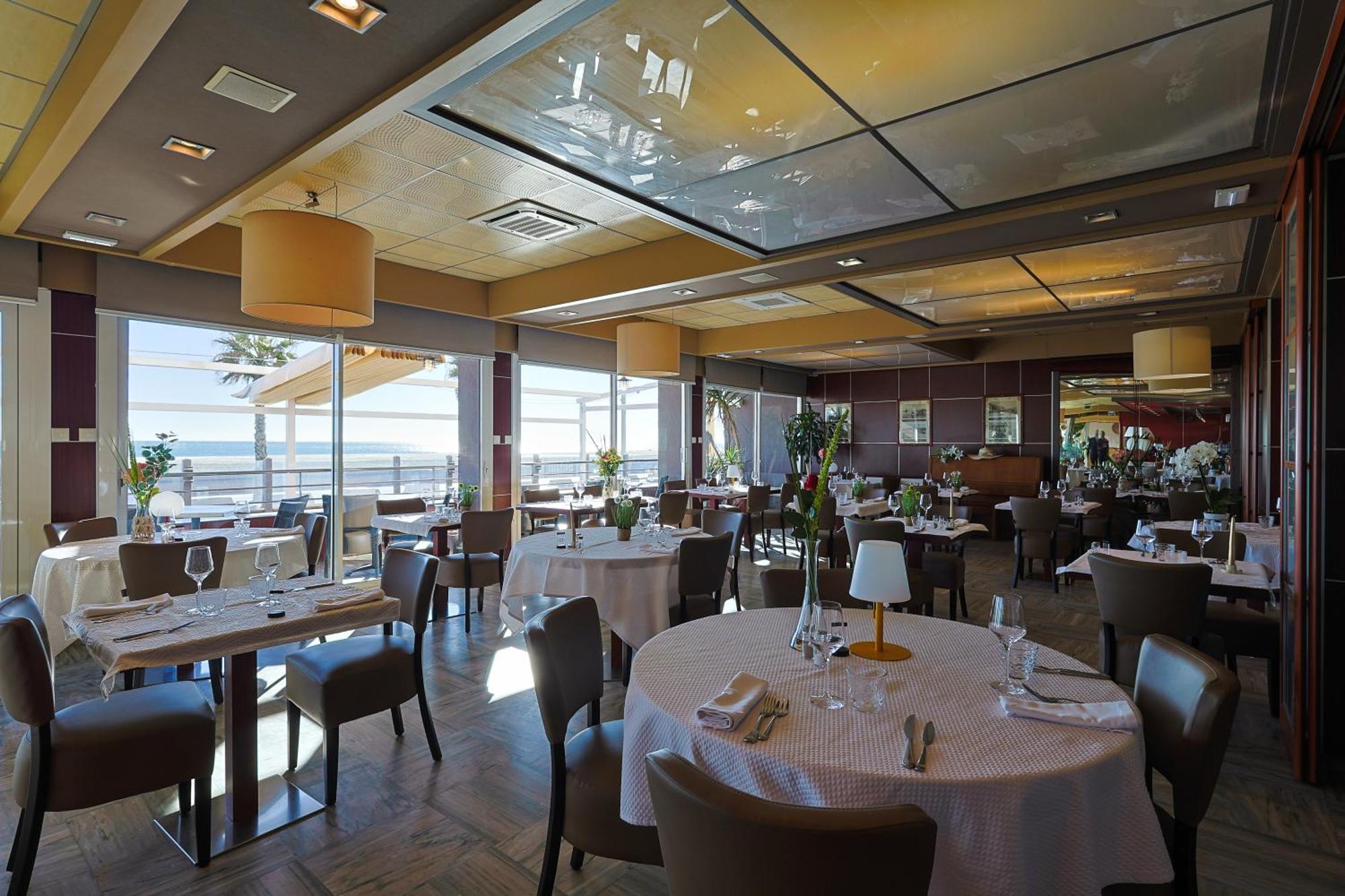 Logis Hotel & Restaurant Mediterranee Port-la-Nouvelle Eksteriør billede