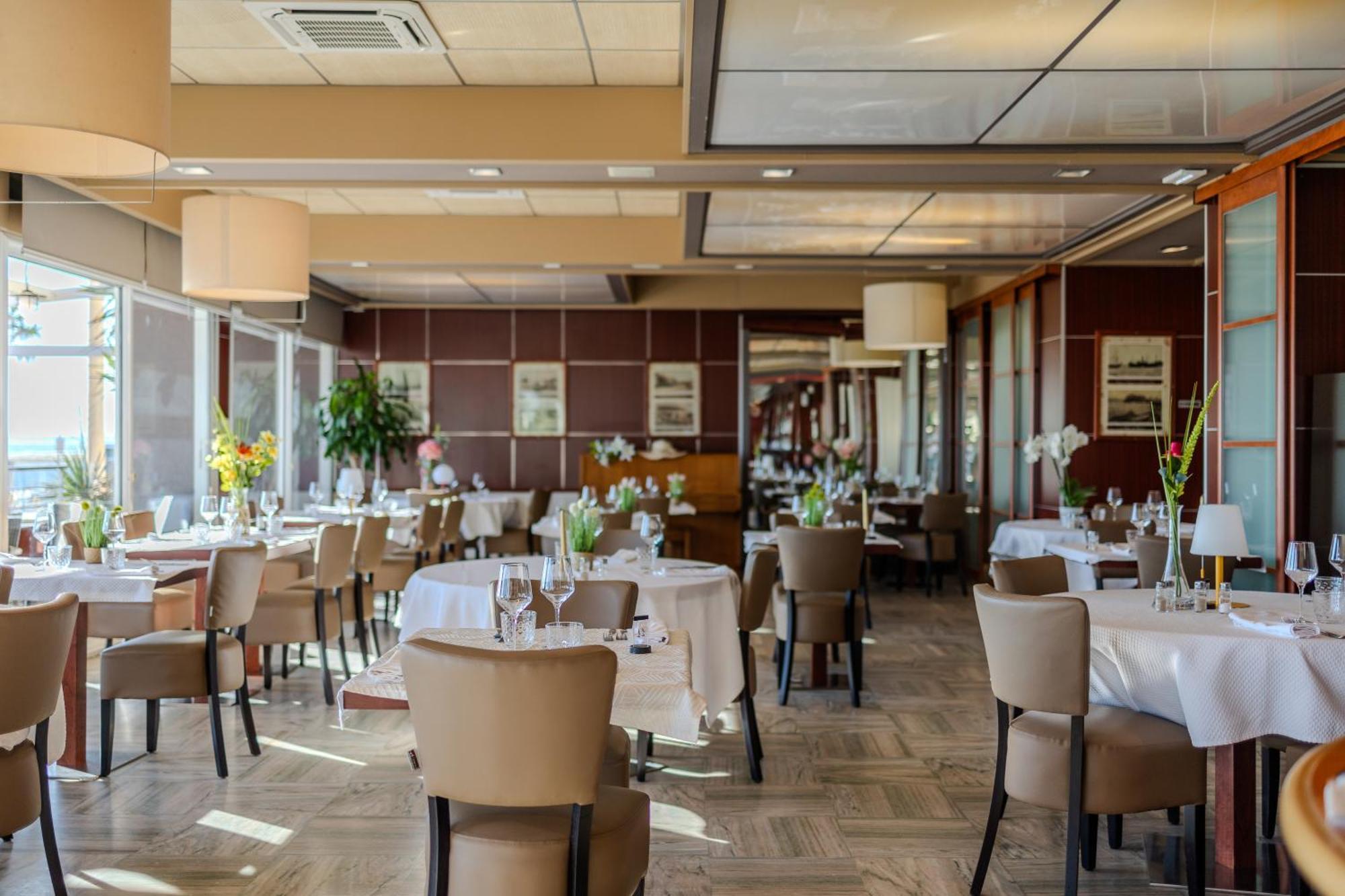 Logis Hotel & Restaurant Mediterranee Port-la-Nouvelle Eksteriør billede